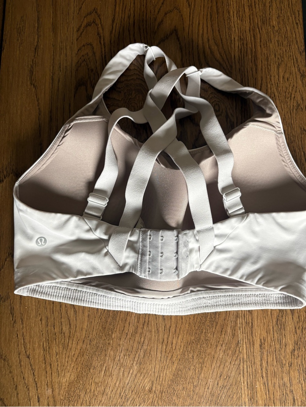 Lululemon White High Support Sports Bra 38DD Criss Cross Back